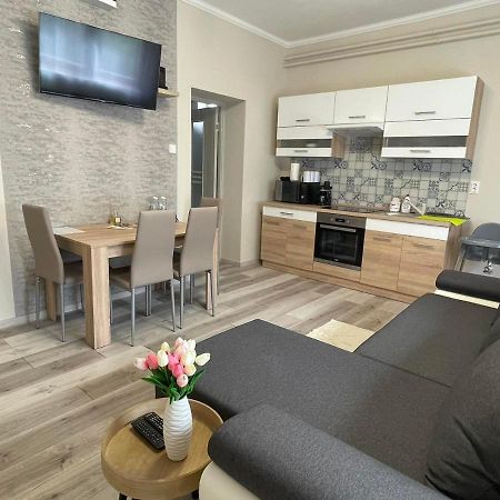 Tulipan Apartman Makó Exterior foto